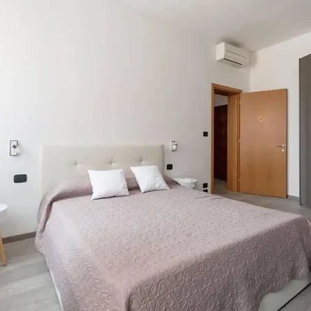 Celestia Terrace With Canal View Apartmán *